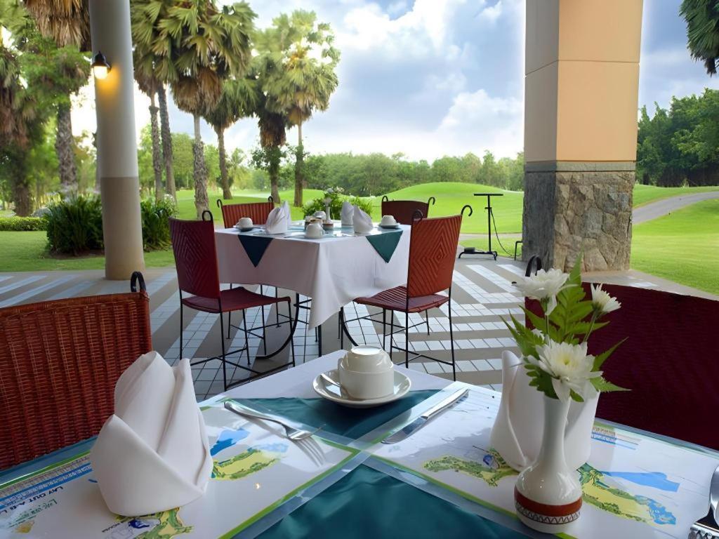Lake View Hotel And Golf Club HHQ Extérieur photo