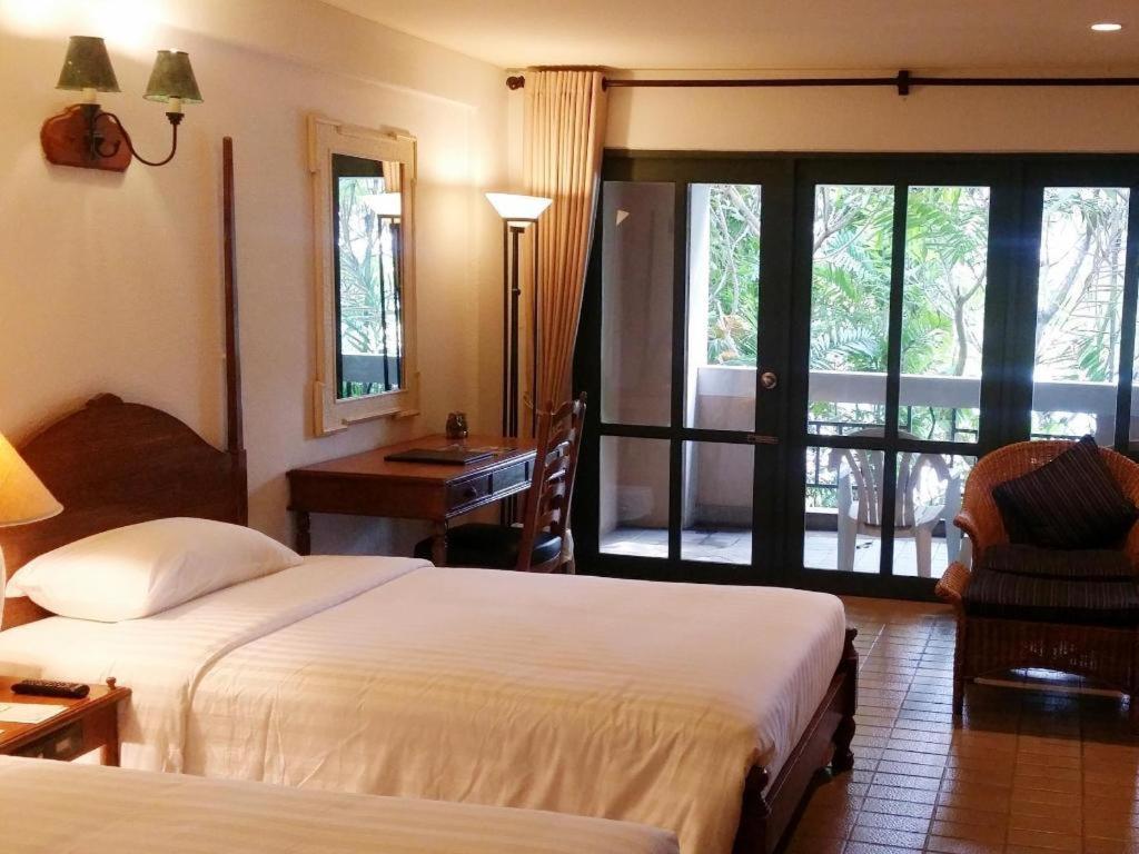 Lake View Hotel And Golf Club HHQ Extérieur photo