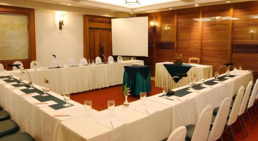 Lake View Hotel And Golf Club HHQ Extérieur photo
