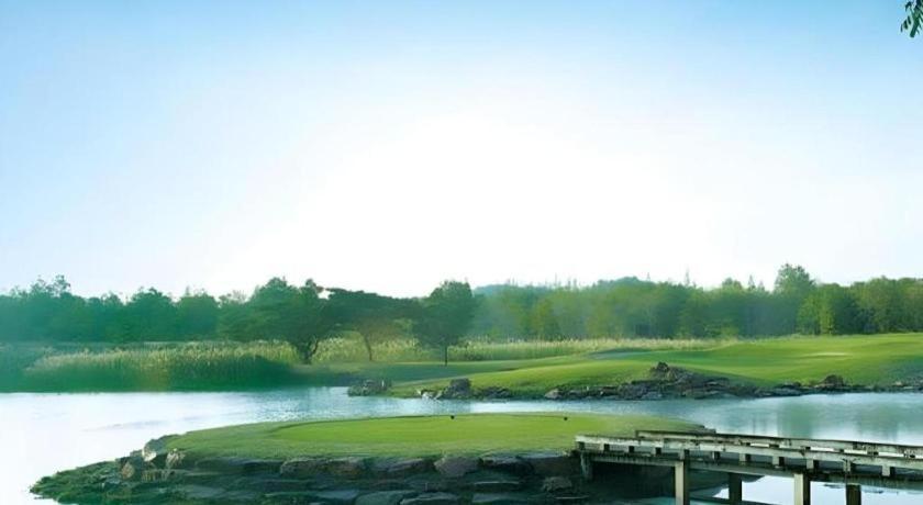 Lake View Hotel And Golf Club HHQ Extérieur photo